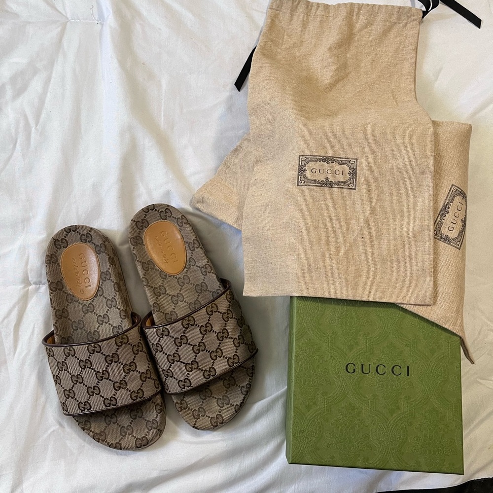GG Canvas Slide Sandal